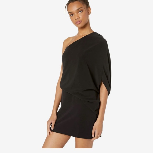 Halston
Dress
Women's
One Shoulder Asymmetrical Sleeve - Picture 6 of 9
